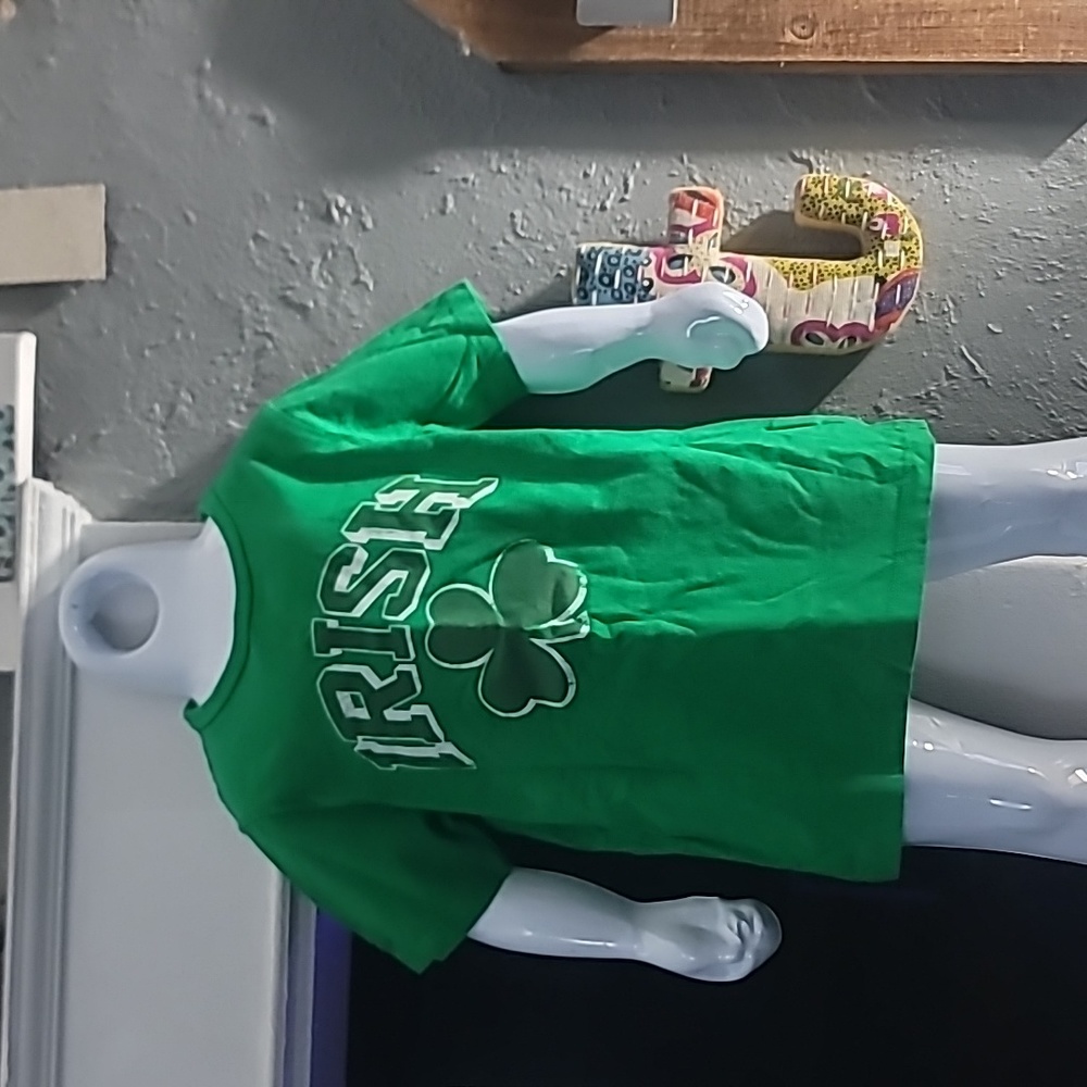☘️St Patrick's Day Size 5T Shirt☘️